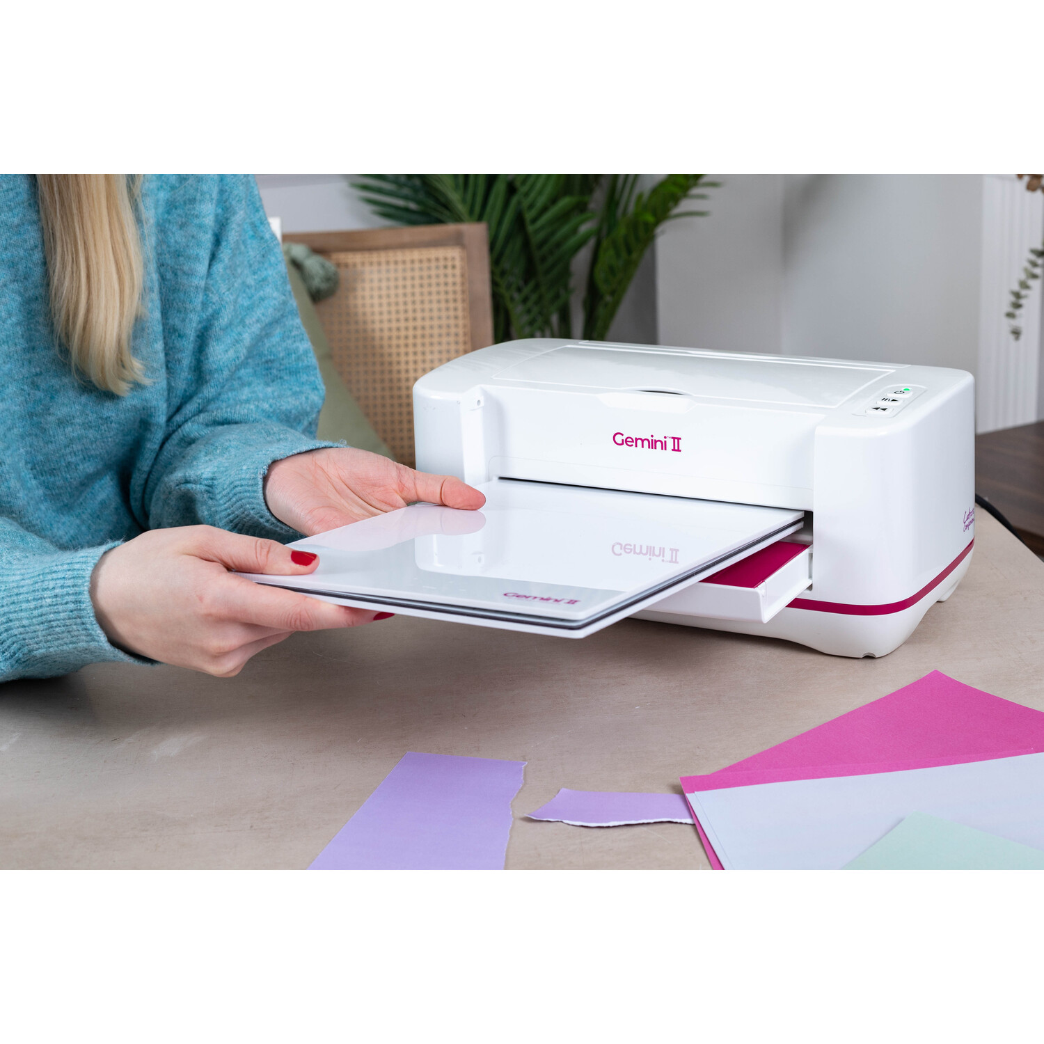 Crafter's Companion Gemini II White Die Cutting and Embossing Machine Image 5