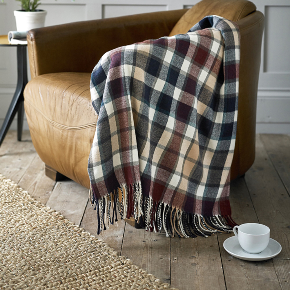 The Lyndon Company Artillery Tartan Acrylic Throw 140 x 185cm Image 3