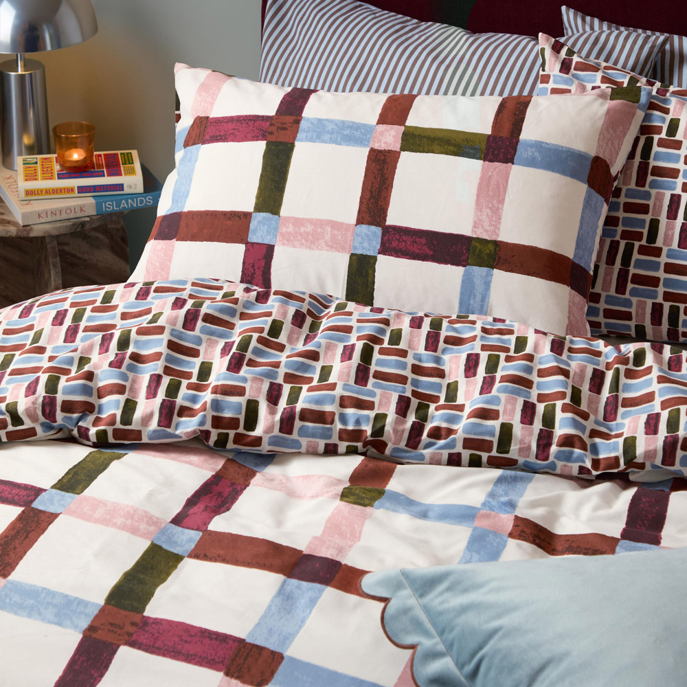 Furn Selvan Super King Size Oatmilk and Burgundy Reversible Duvet Cover Set Image 3