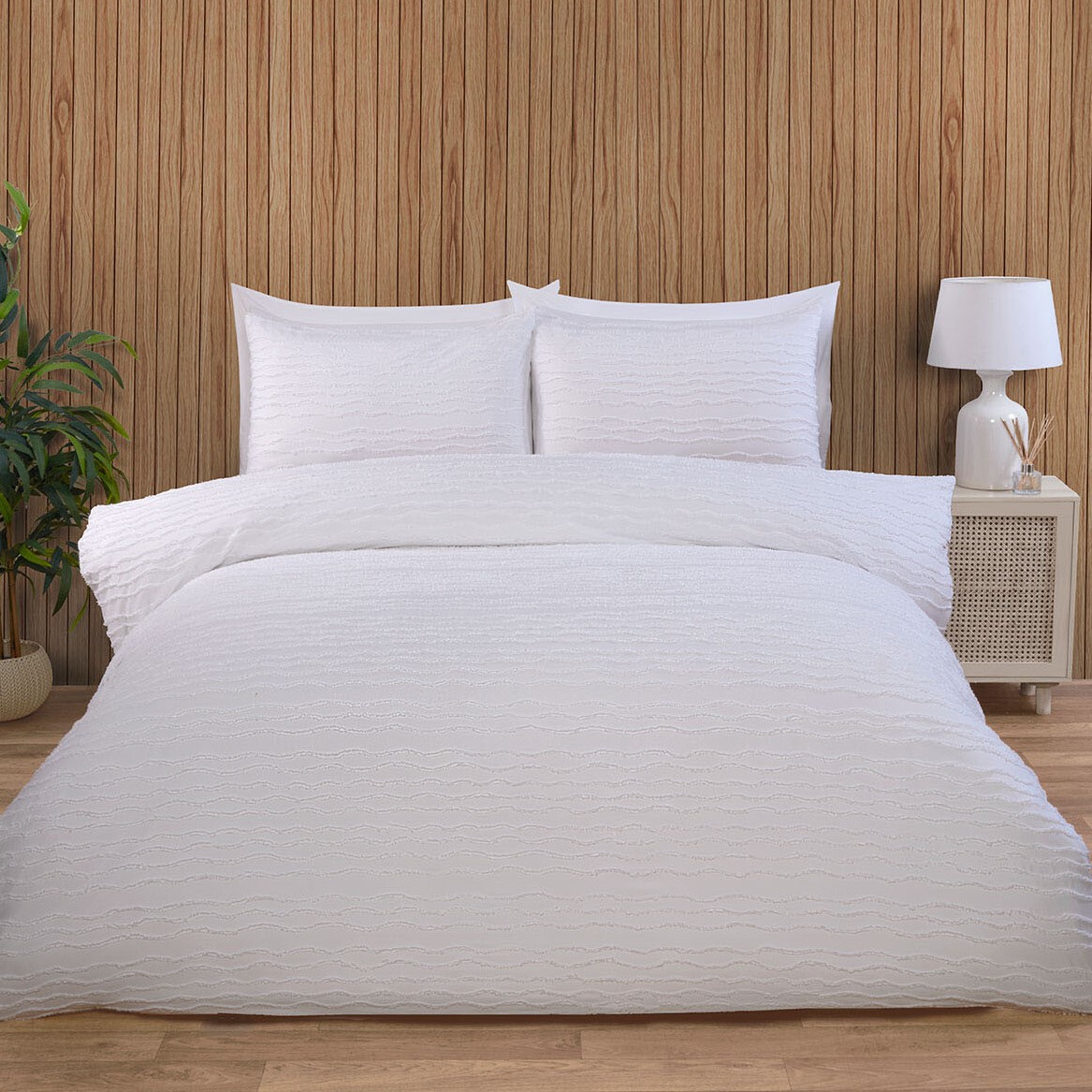 Marina Tufted Duvet Set - White / Double Image 1