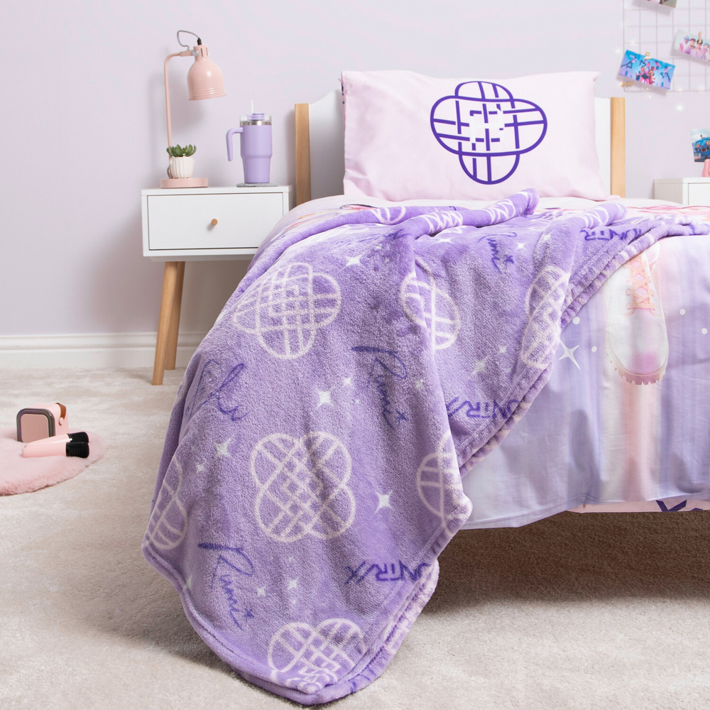 K-Pop Demon Hunters Fleece Throw Lilac Image 5