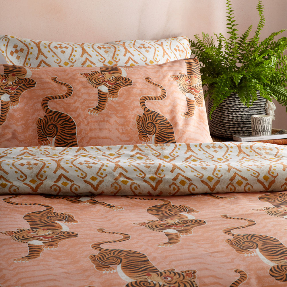 furn. Tibetan Tiger Tribal King Size Coral Duvet Set Image 3
