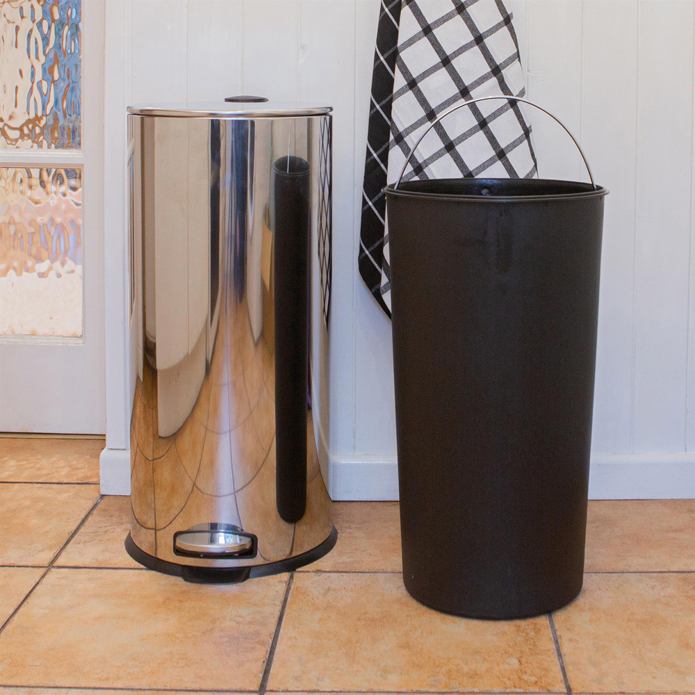 Harbour Housewares Chrome Stainless Steel Round Kitchen Pedal Bin 30L Image 4