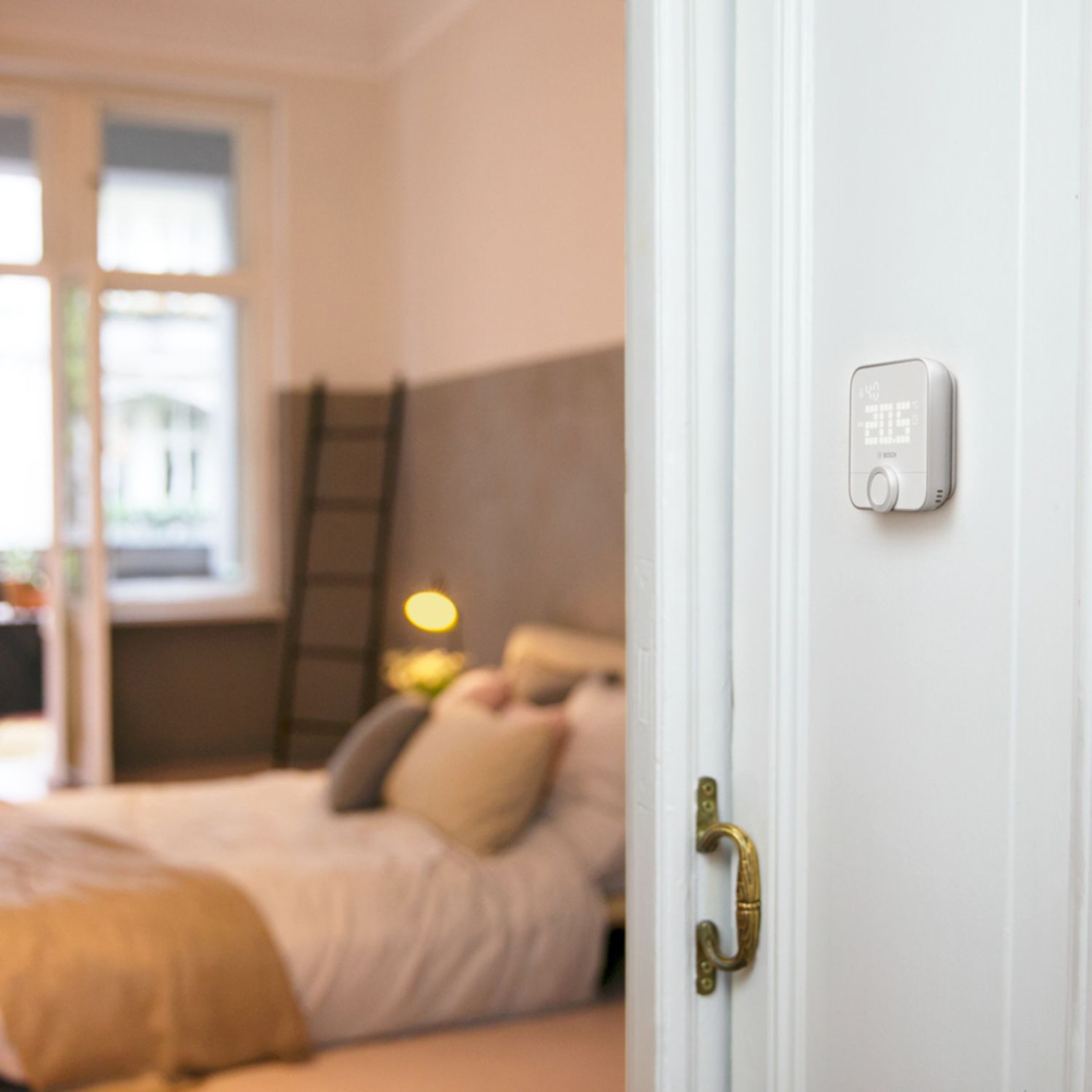 Bosch White Smart Wireless Home Room Thermostat II with LED Display Image 6