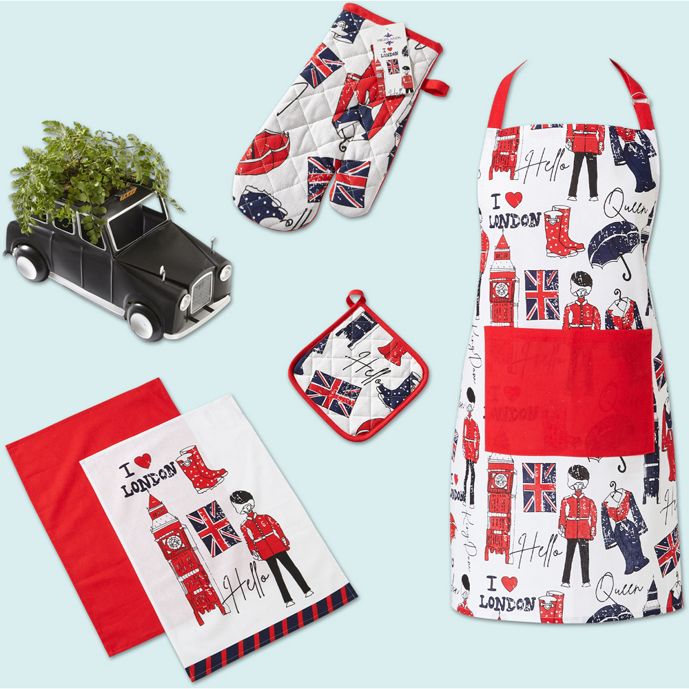 Highlands Homeware & Arboria Garden Decor London Print Cooking Set Image 2