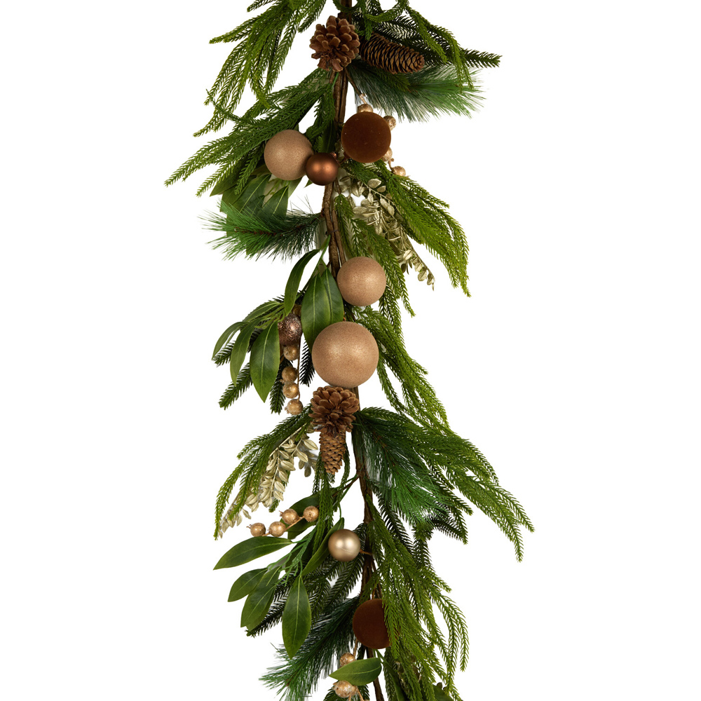 Natural Charm Garland Image 3