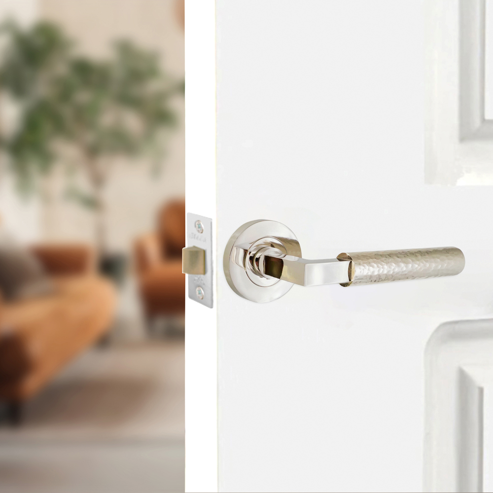 Spira Brass Hammered Knurlmond Polished Nickel Lever on Rose Door Handle 2 Pack Image 2
