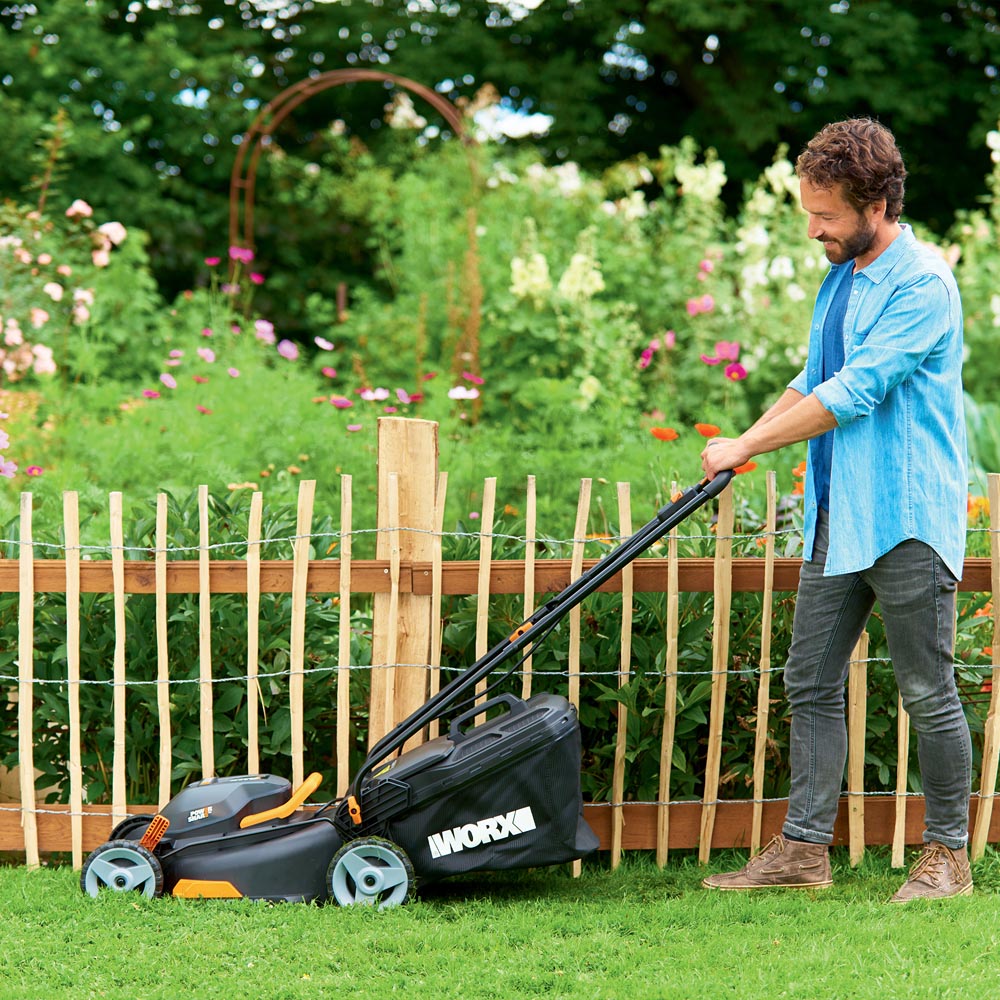 Worx WG743E.1 40V Cordless 40cm Lawn Mower with Batteries and Charger Image 6