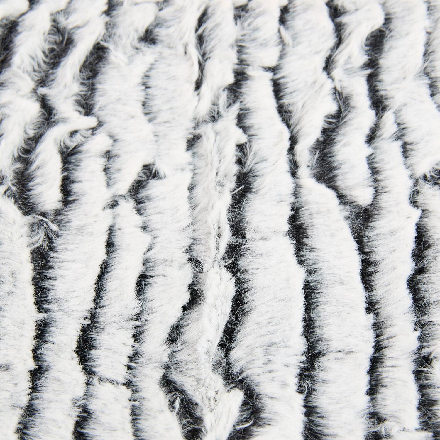 Wilko Tipped Faux Fur Duvet Set Sea Spray Double Image 4
