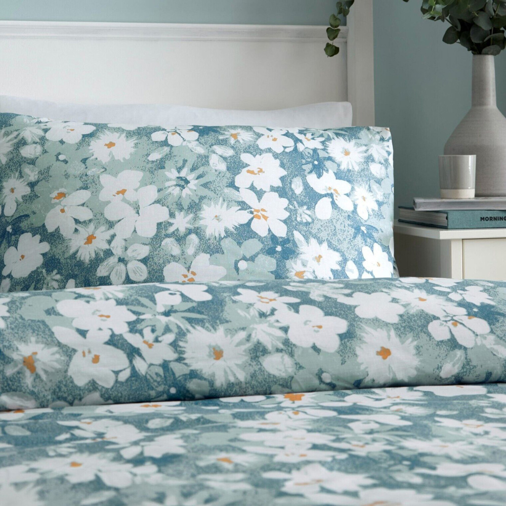 Serene Hazy Bloom King Size Blue and White Duvet Set Image 3