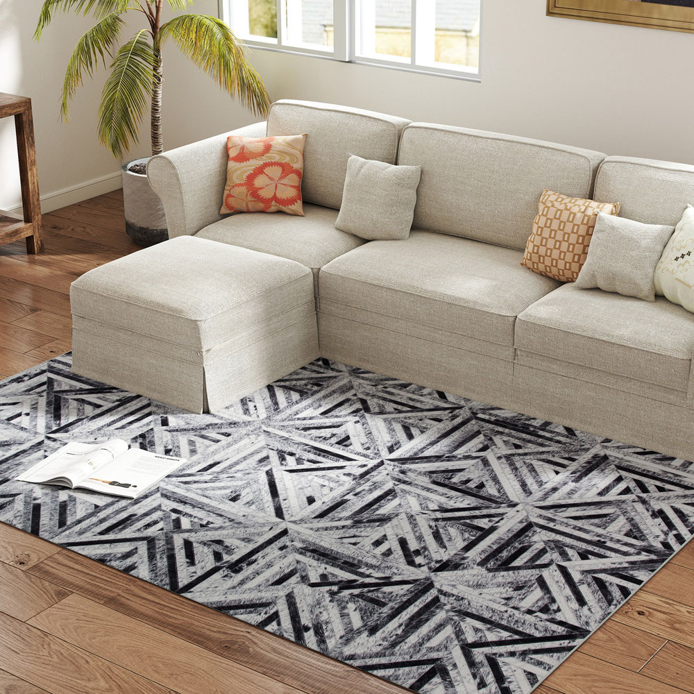 HOMCOM Triangle Pattern Chenille Non-Slip Rug 230 x 160cm Image 3