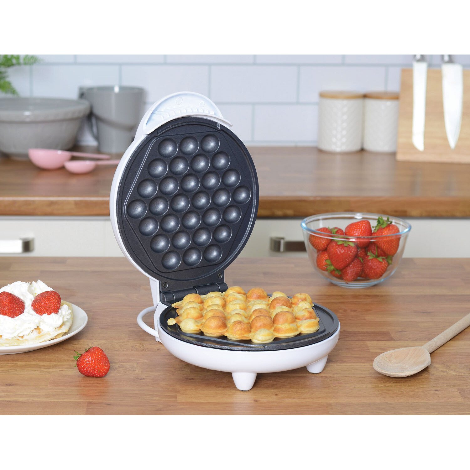 White Bubble Waffle Maker Image 4