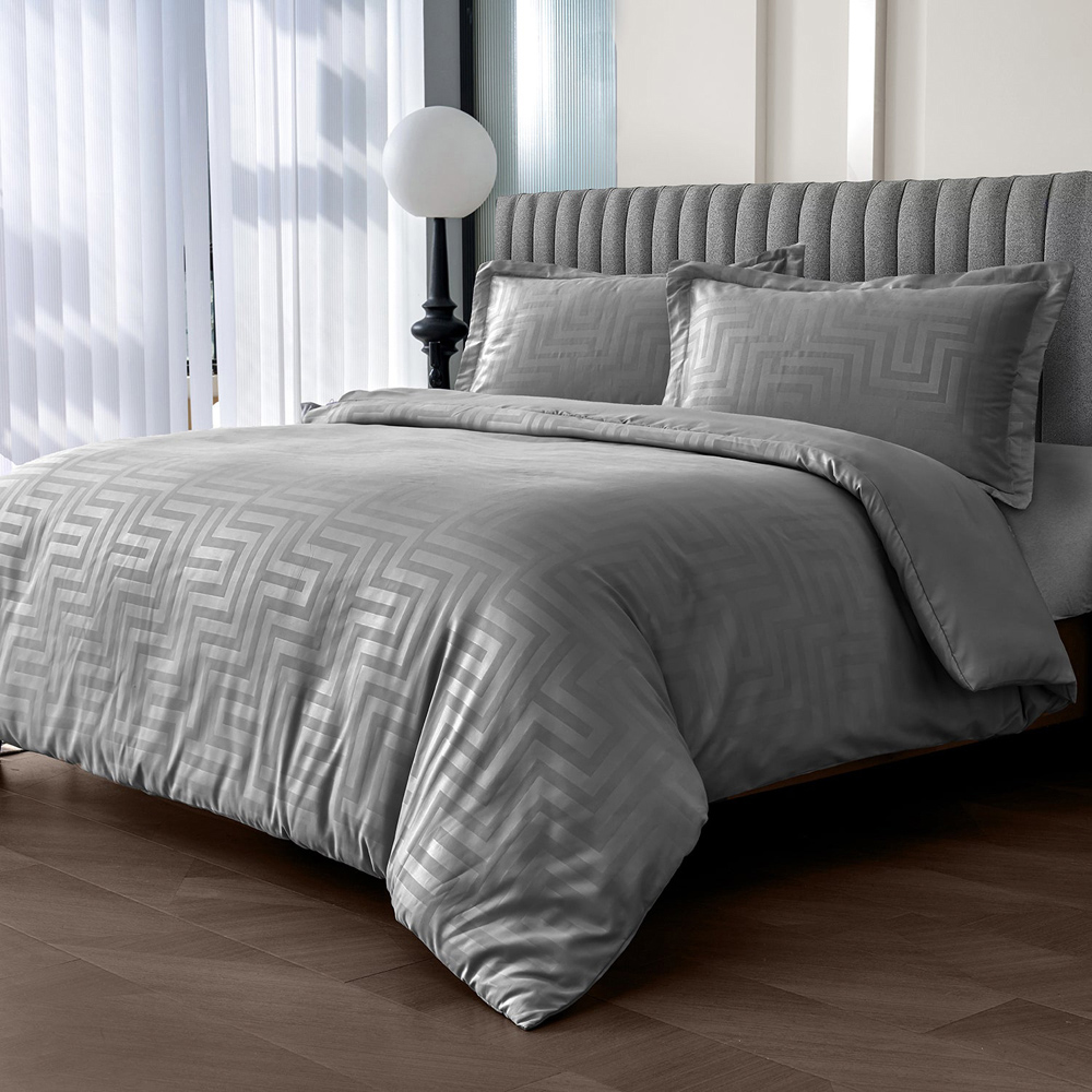 Velosso Larson Super King Size Charcoal Stripe Duvet Set Image