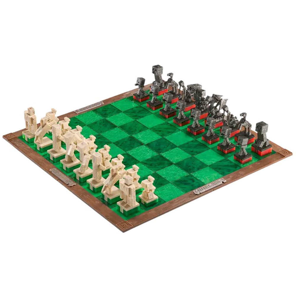 The Noble Collection Minecraft Chess Set Image 2