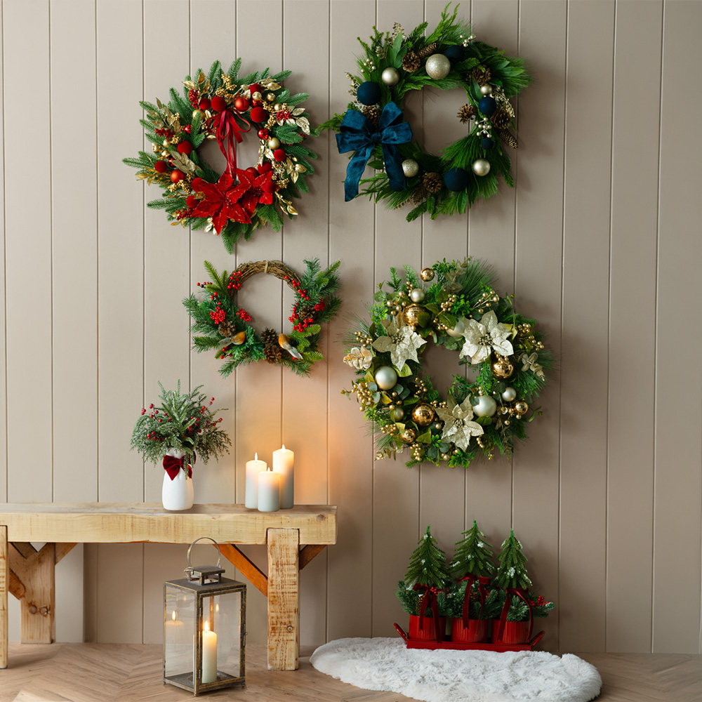 Noel Ribbon Poinsettia Wreath Image 2