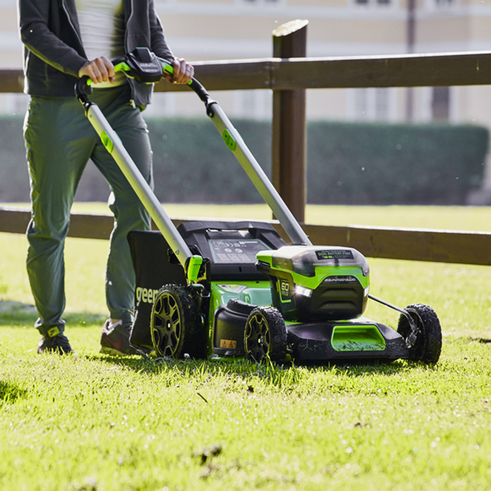 Greenworks GWGD60LM51SPK4 60V Self Propelled 51cm Cordless Lawn Mower with Battery and Charger Image 2