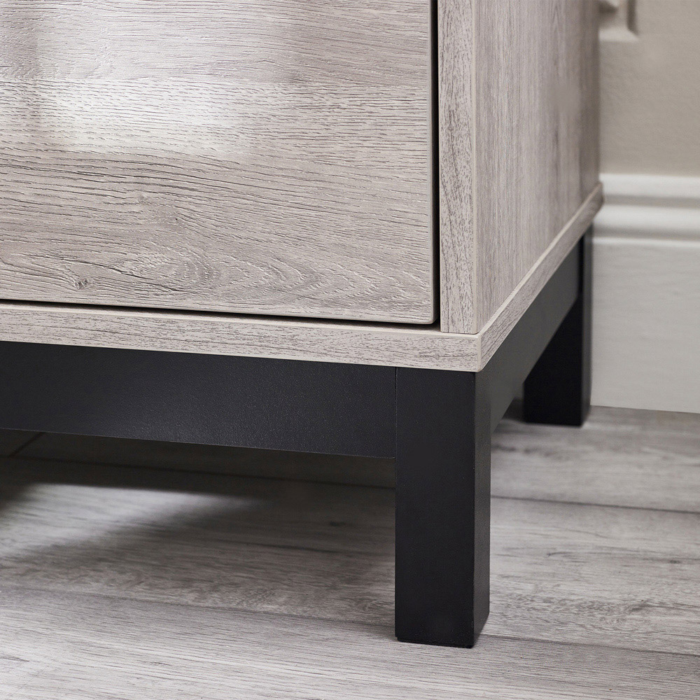 Julian Bowen Bali 4 Drawer Grey Oak Chest of Drawers Image 5