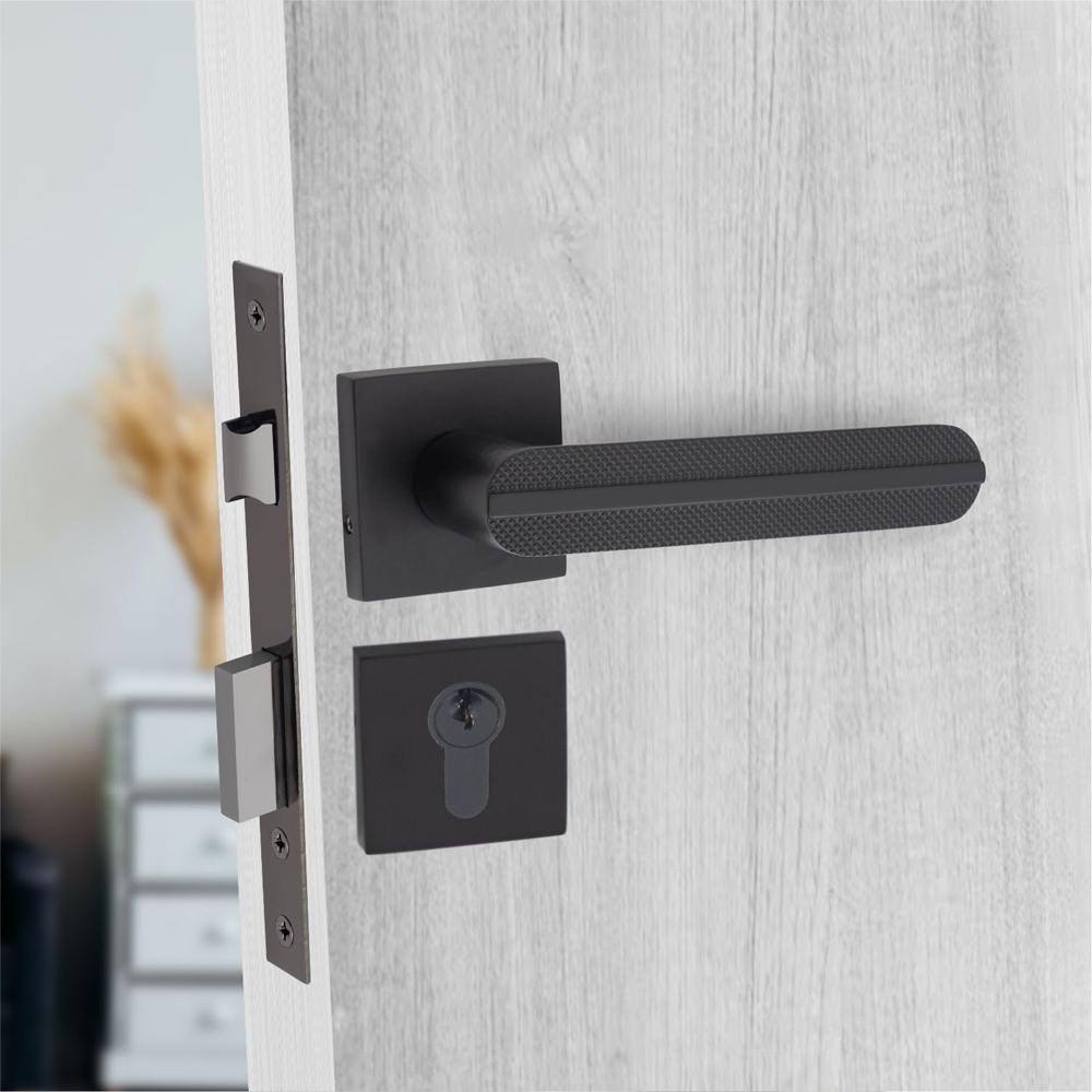 Golden Grace Matt Black Modern Lima Euro Lock Set Image 2