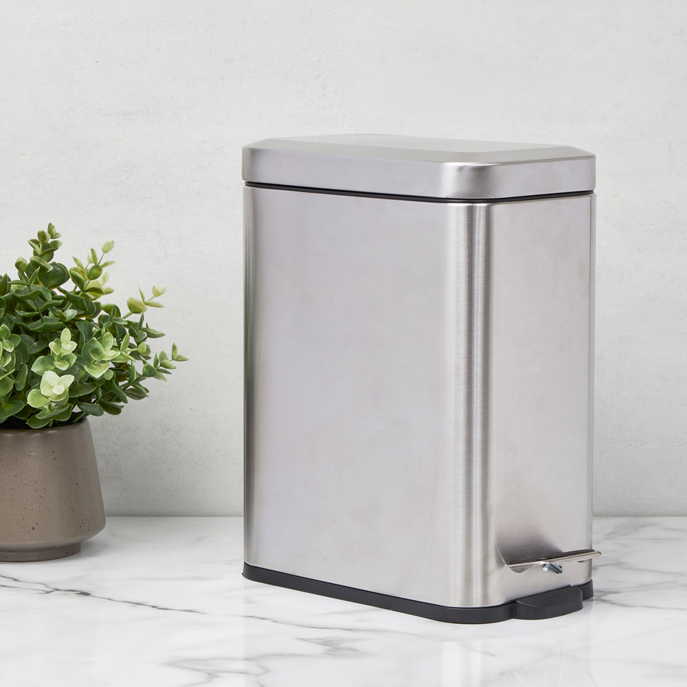 Pifco Slim Line Stainless Steel Pedal Bin with Slow Close Lid 5L Image 4