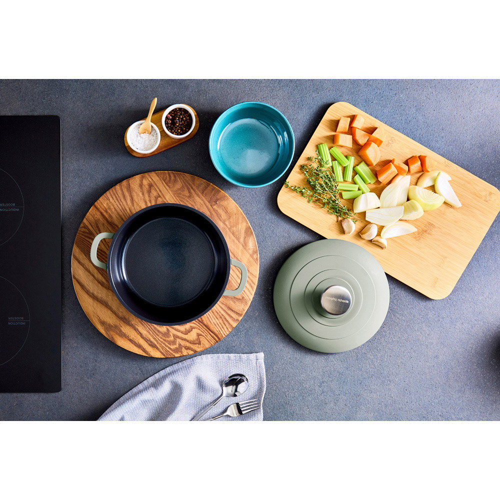 Morphy Richards 20cm 2.3L Green Cast Aluminium Casserole Dish Image 9