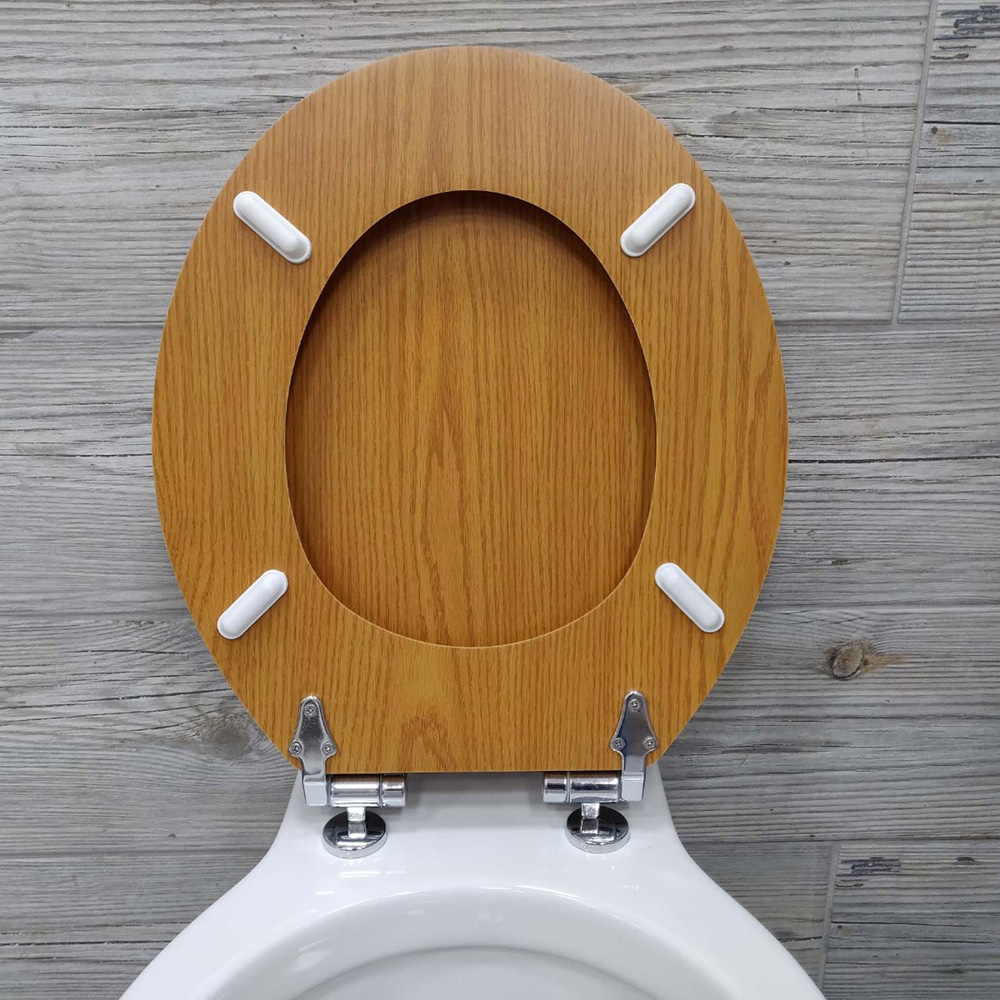 Go Bathrooms Cambridge Oak Effect Soft-Close Toilet Seat Image 2