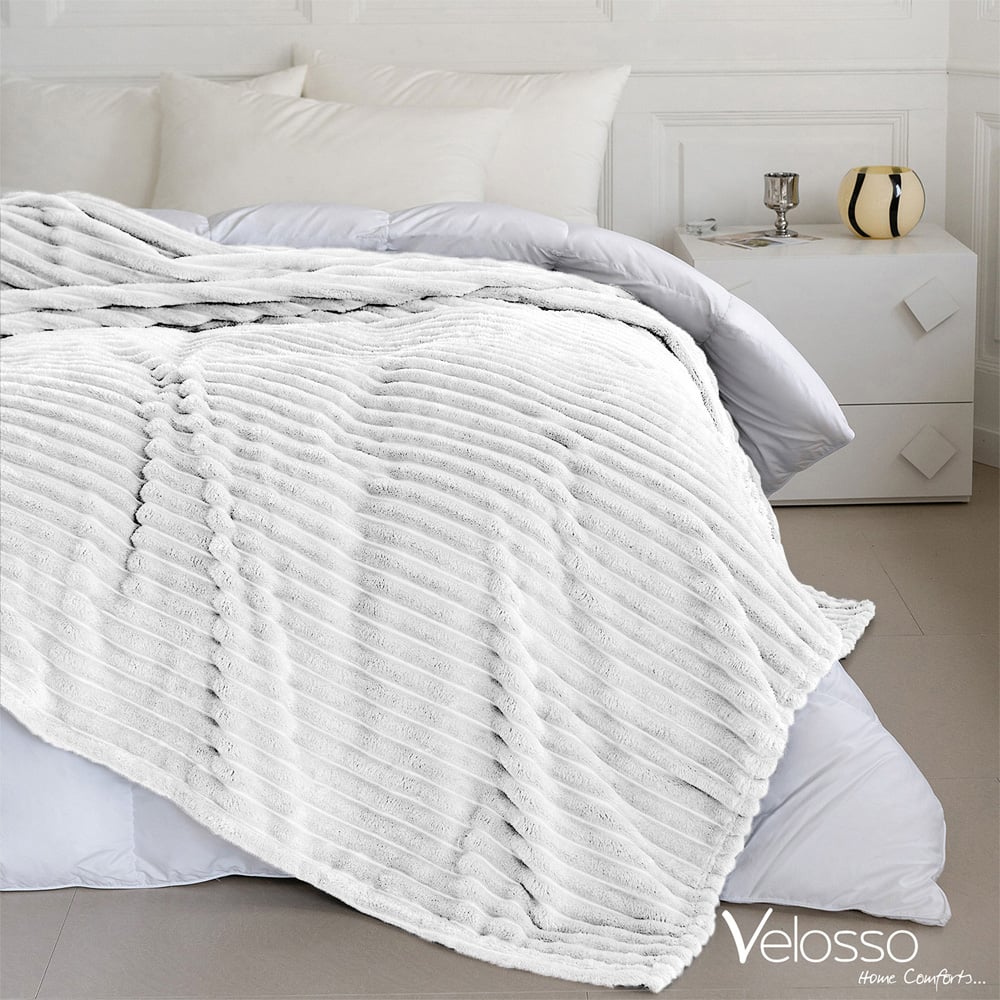 Velosso Bellissima White Plush Throw 150 x 200cm Image 5