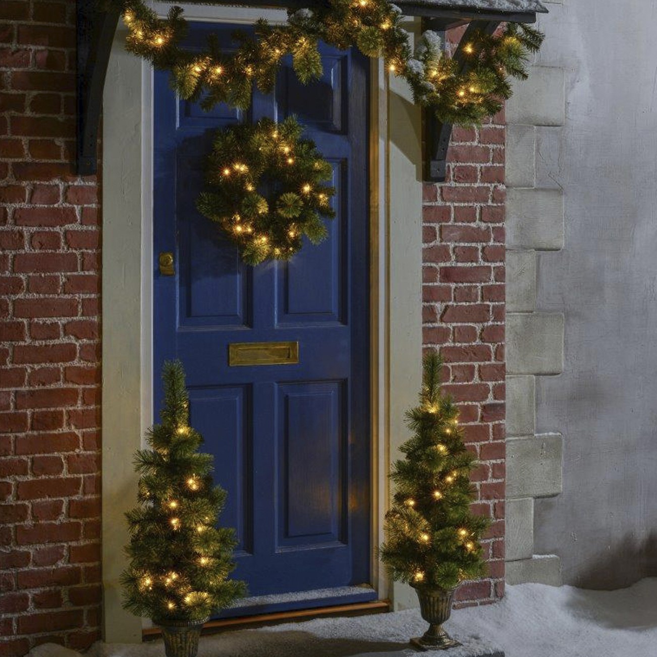 Deluxe Regal Christmas Porch Set Image 1