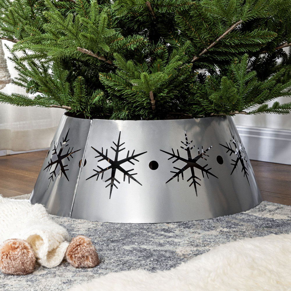 Everglow Hollow Snowflake Pattern Christmas Tree Base Cover Image 2