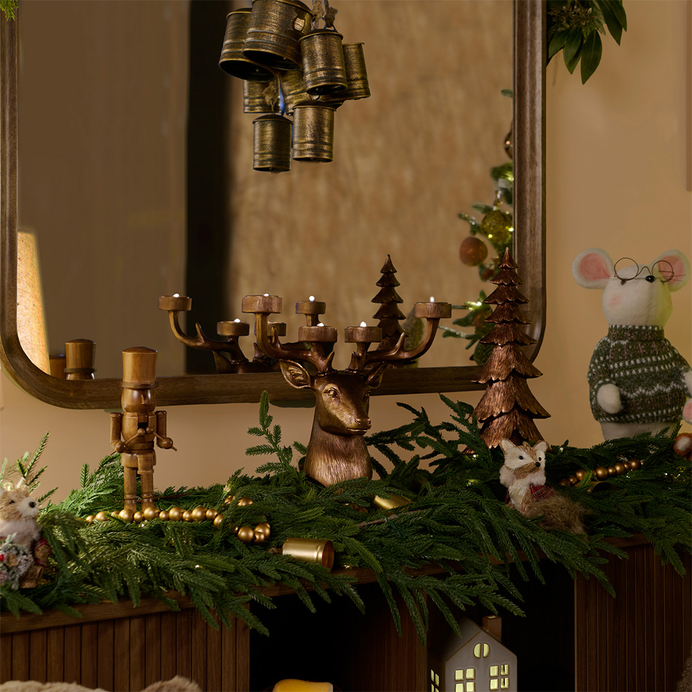 Wooden Chestnut Nutcracker Brown Image 2