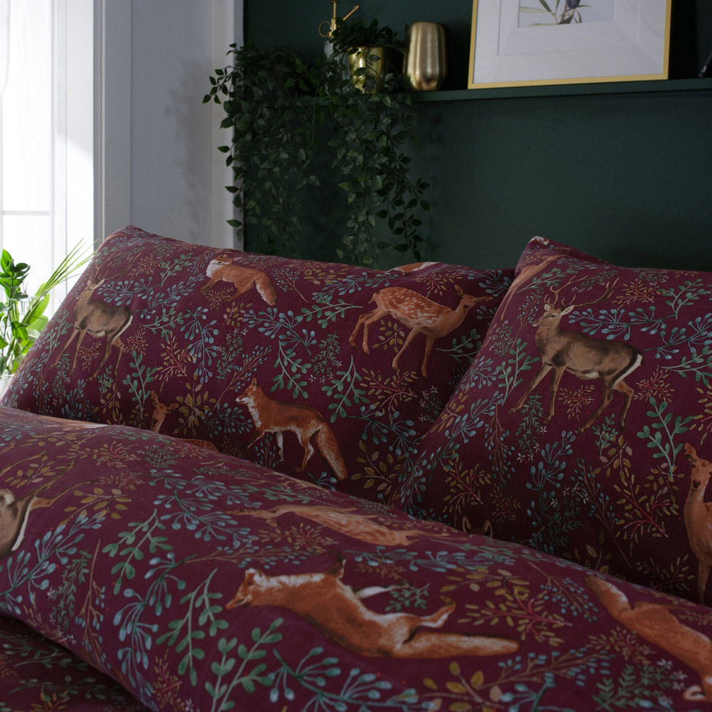 Deyongs Fox and Deer Double Mulberry Duvet Set Image 2