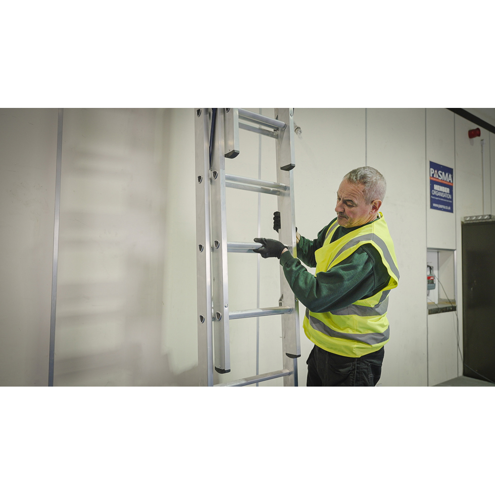 Lyte Ladders & Towers EN131-2 Professional 6 Rung Combination Ladder Image 5