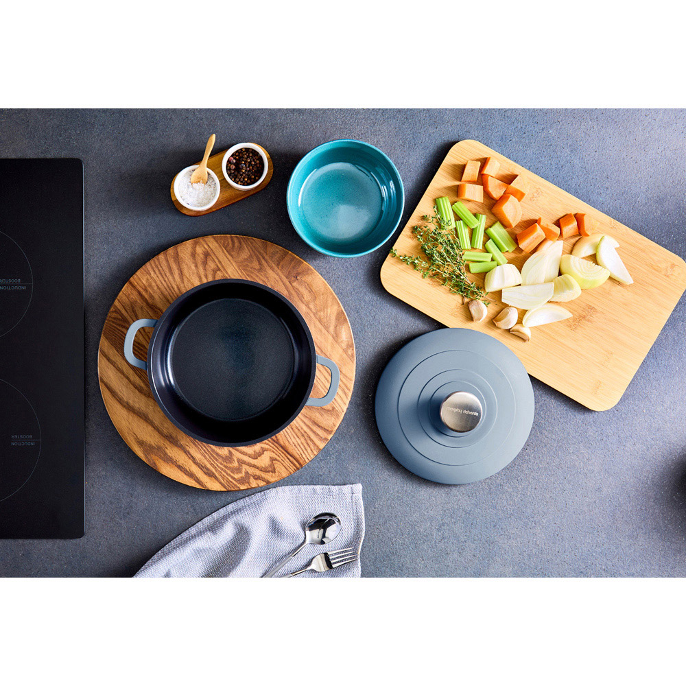 Morphy Richards 20cm 2.3L Blue Cast Aluminium Casserole Dish Image 9