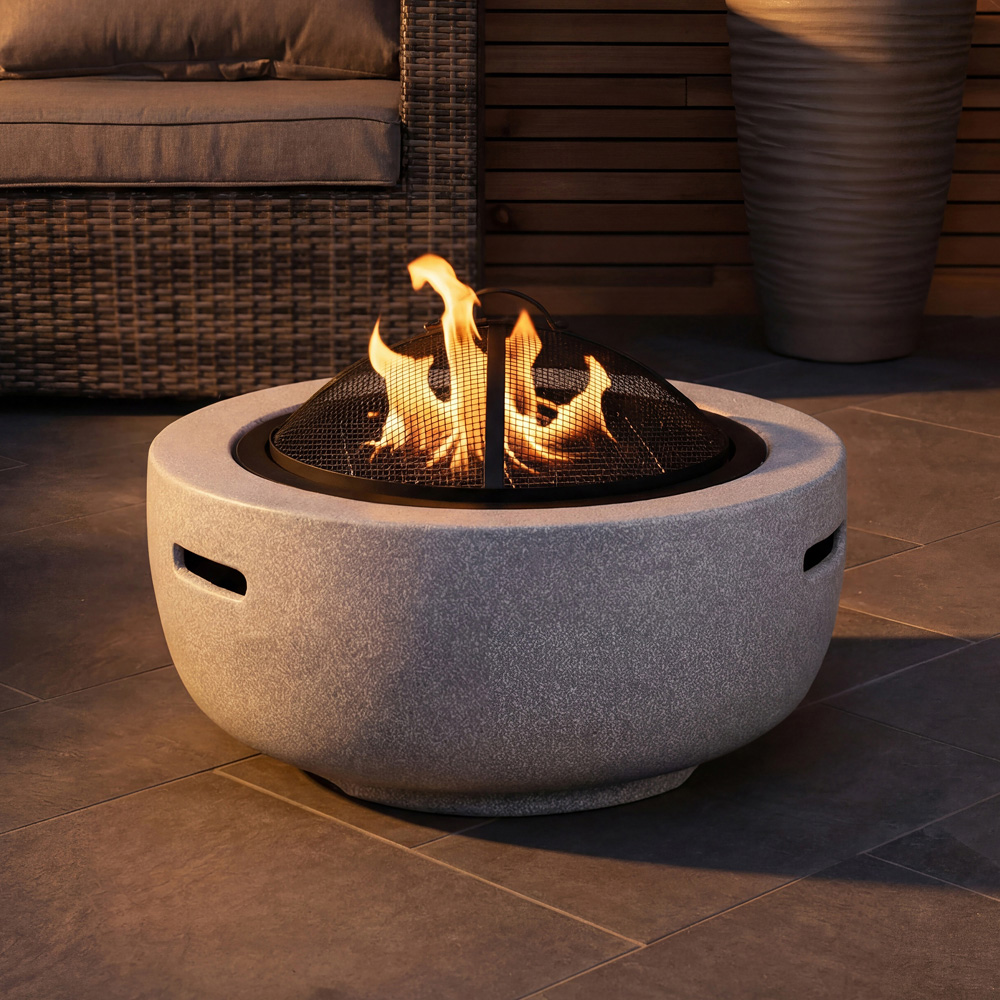 Charles Bentley Snug Magnesia Round BBQ Firepit with Mesh Cover Image 2