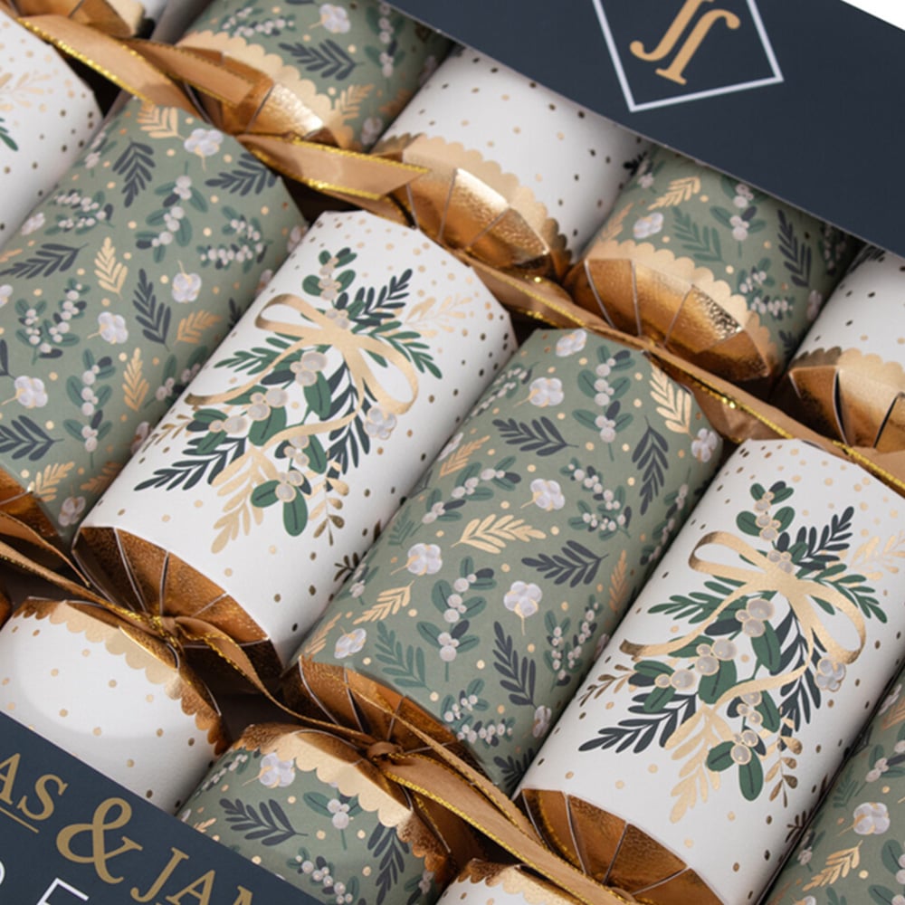 Pack of 8 Foliage Deluxe Crackers - Sage Image 4