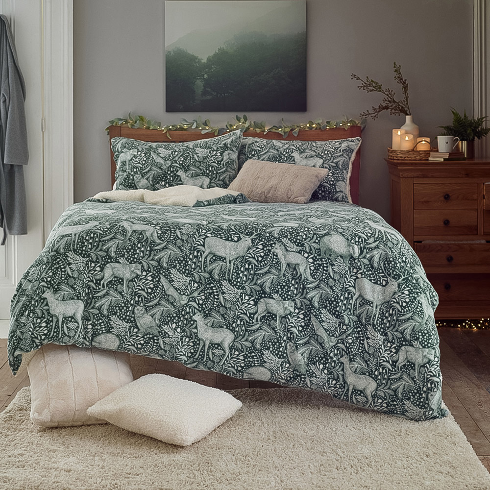 Deyongs Double Dark Sage Woodland Folk Duvet Set Image 3