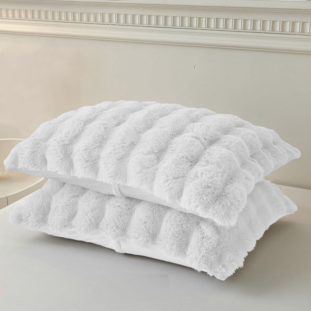 Sweet Dreams Alpine Faux Fur White Pillowcase 2 Pack Image 2