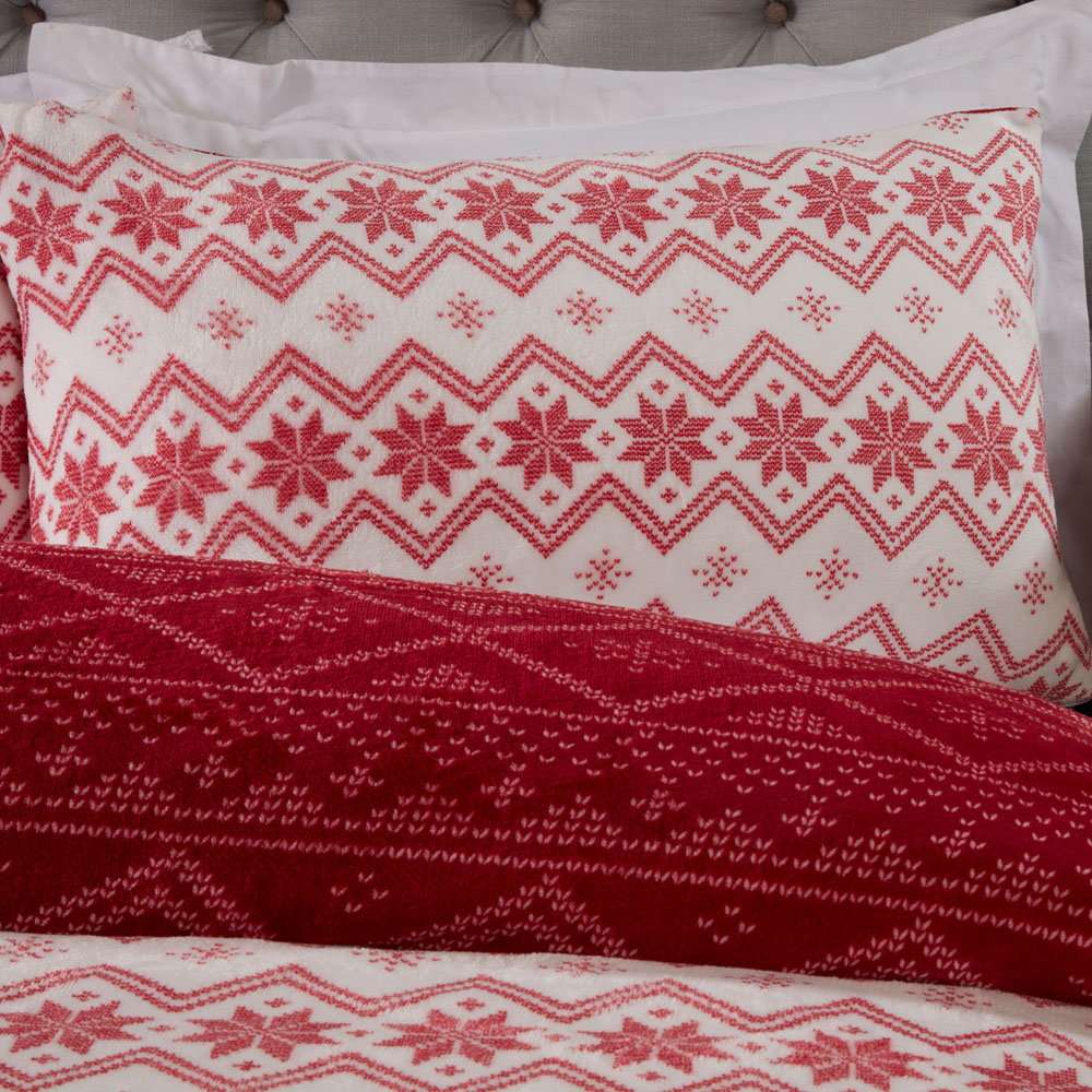 Smart Living King Size Red Fairisle Fleece Duvet Set Image 6