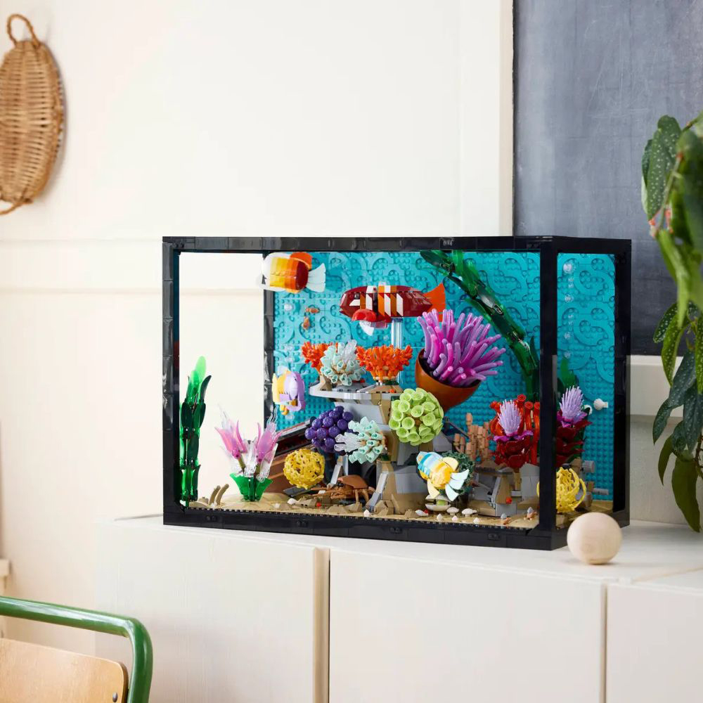 LEGO Icons 10366 Tropical Aquarium 4154 Pieces Image 8