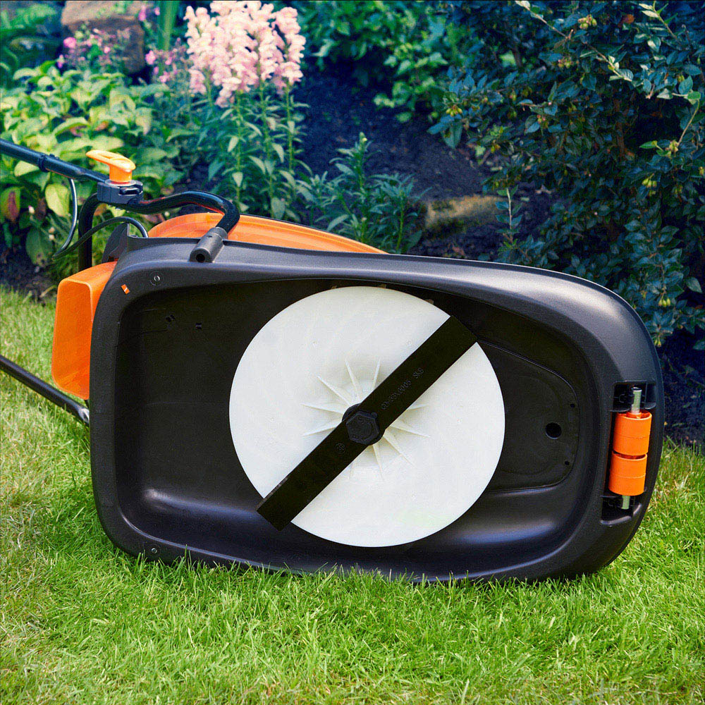 LawnMaster MEH1733-01 1700W 33cm Hover Collect Lawn Mower Image 8
