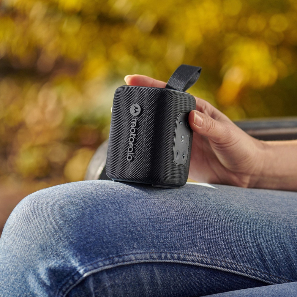 Motorola ROKR300 Black Portable Bluetooth Speaker Image 2