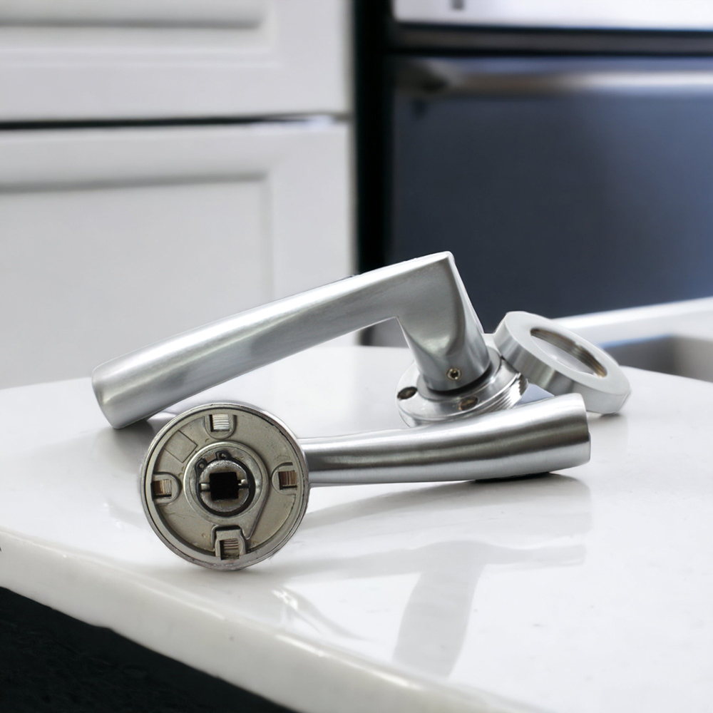 Spira Brass Lego Satin Chrome Lever Door Handle 2 Pack Image 2