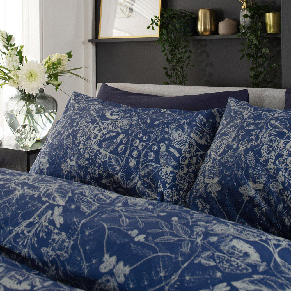 Deyongs Secret Garden Single Navy Duvet Set Image 2