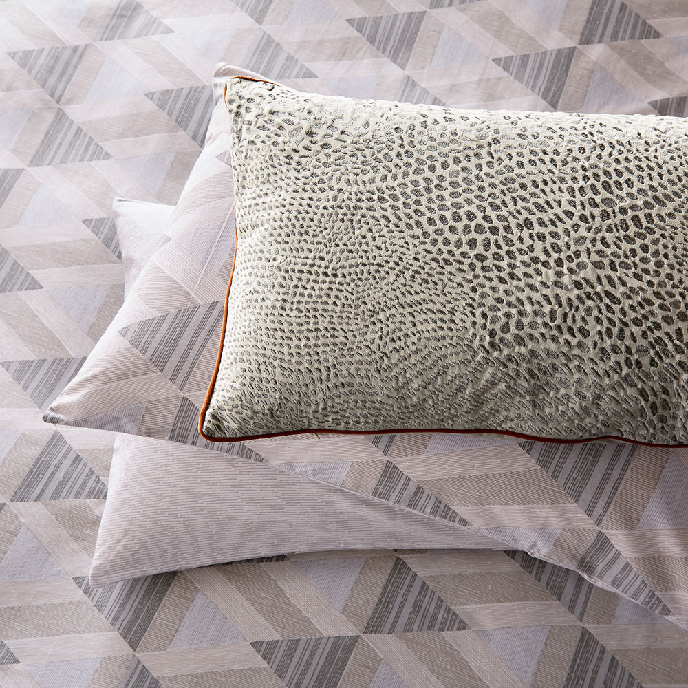 Nalu Nicole Scherzinger Pohaku King Size Stone Duvet Set Image 4