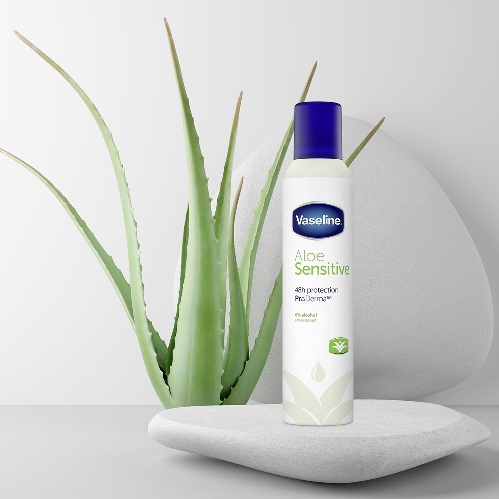 Vaseline Aloe Sensitive Women's Soothing Anti-Perspirant Women's Deodorant Spray 250ml 3 Pack Image 2
