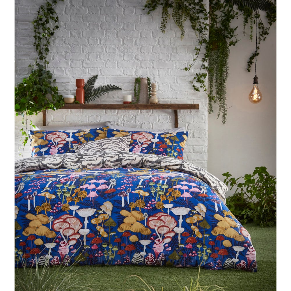 furn. Amanita Mushroom King Size Cobalt Duvet Set Image 4
