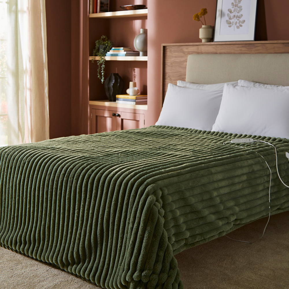 Morphy Richards Green Flannel Fleece and Striped Faux Fur Heated Electric Throw 200 x 180cm Image 2