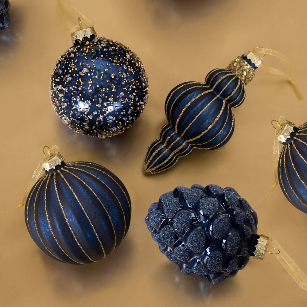 Charles Bentley 4 Mixed Design Blue Glass Christmas Baubles 12 Pack Image 2