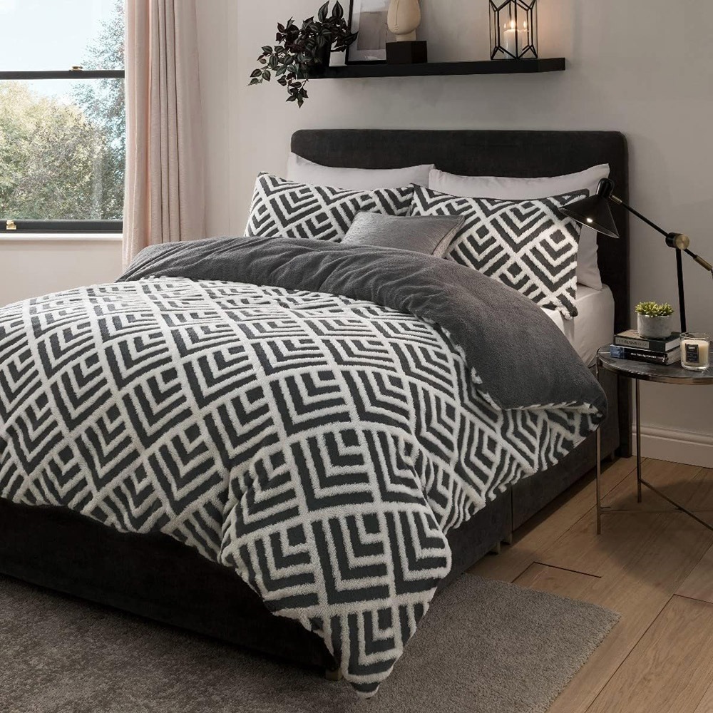 Smart Living Single Charcoal Geo Jacquard Fleece Duvet Set Image 6