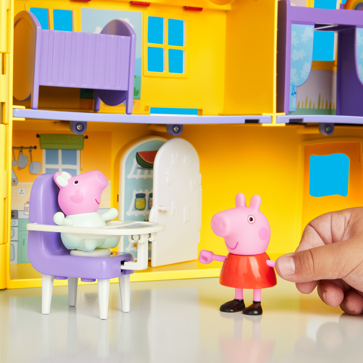 Peppa Pig Big Family House Yellow Image 7