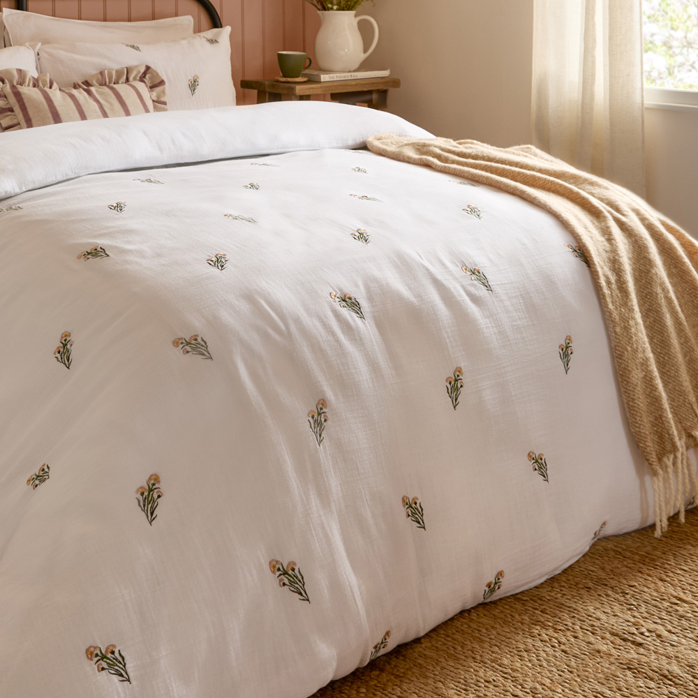 Wylder Josephine Super King Size White and Pink Nature Embroidered Muslin Duvet Cover Set Image 3